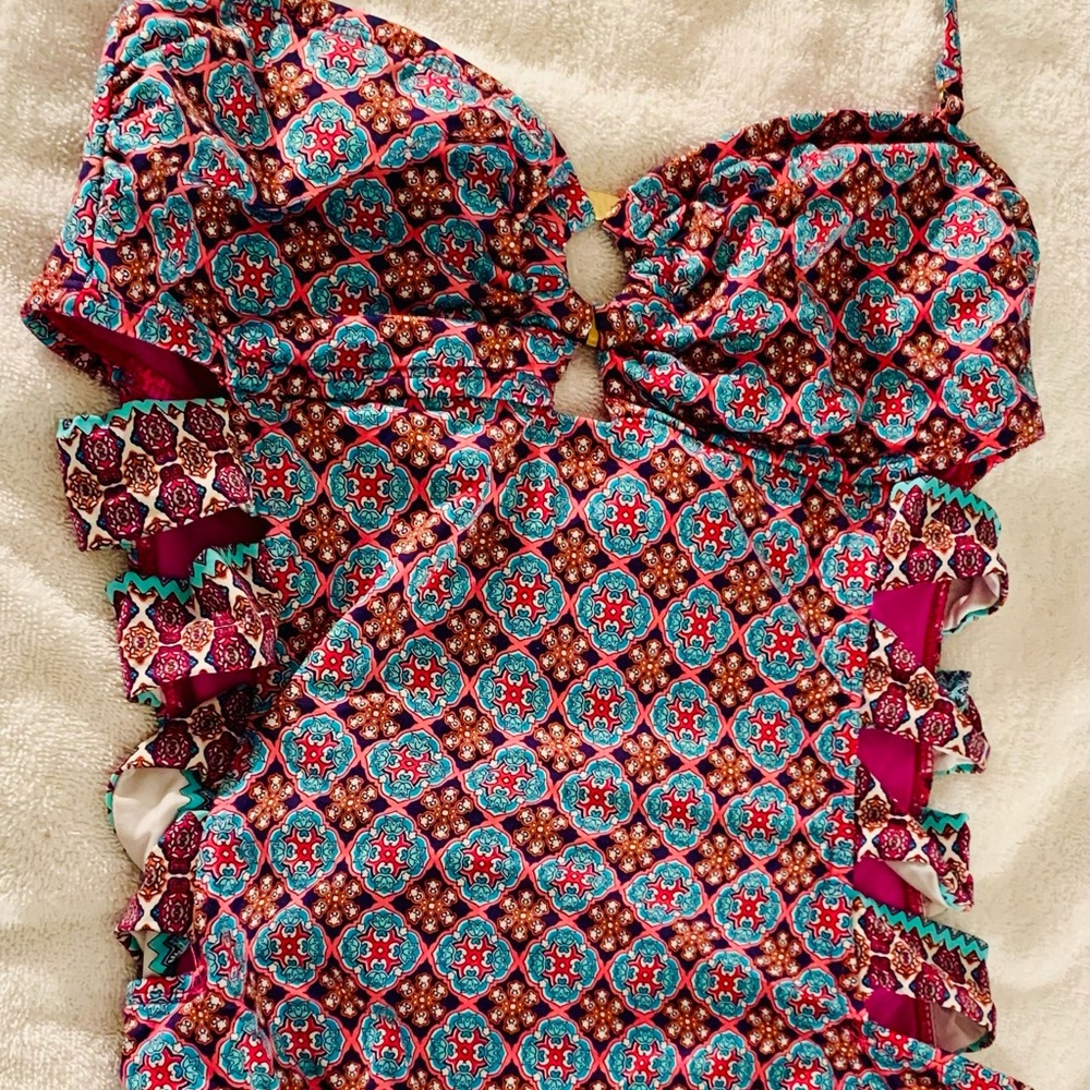 One piece bathing suit